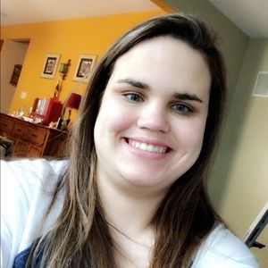 Meet your Posher, Caroline